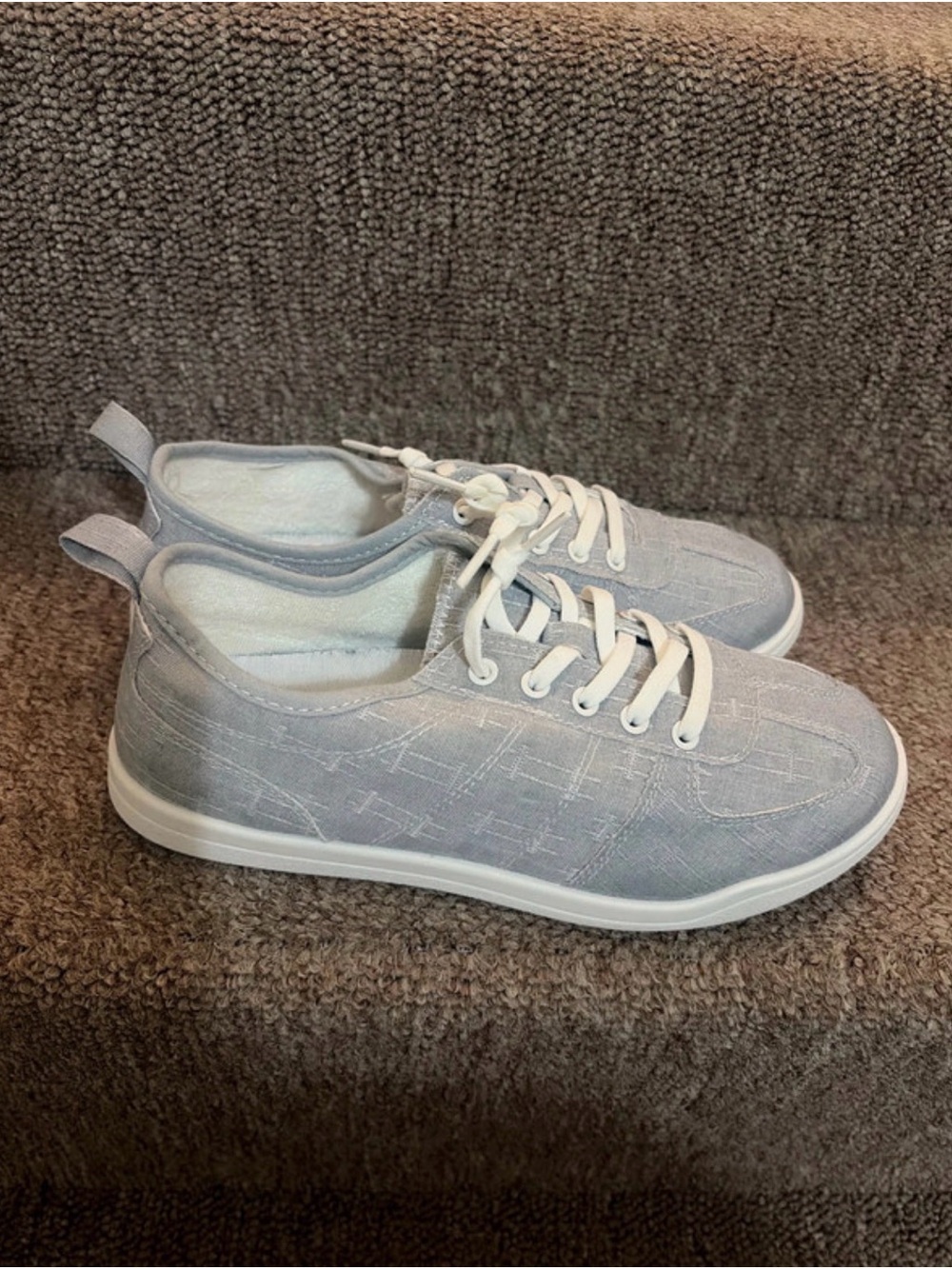 Women’s Casual Light Gray Lace-Up Canvas Sneakers